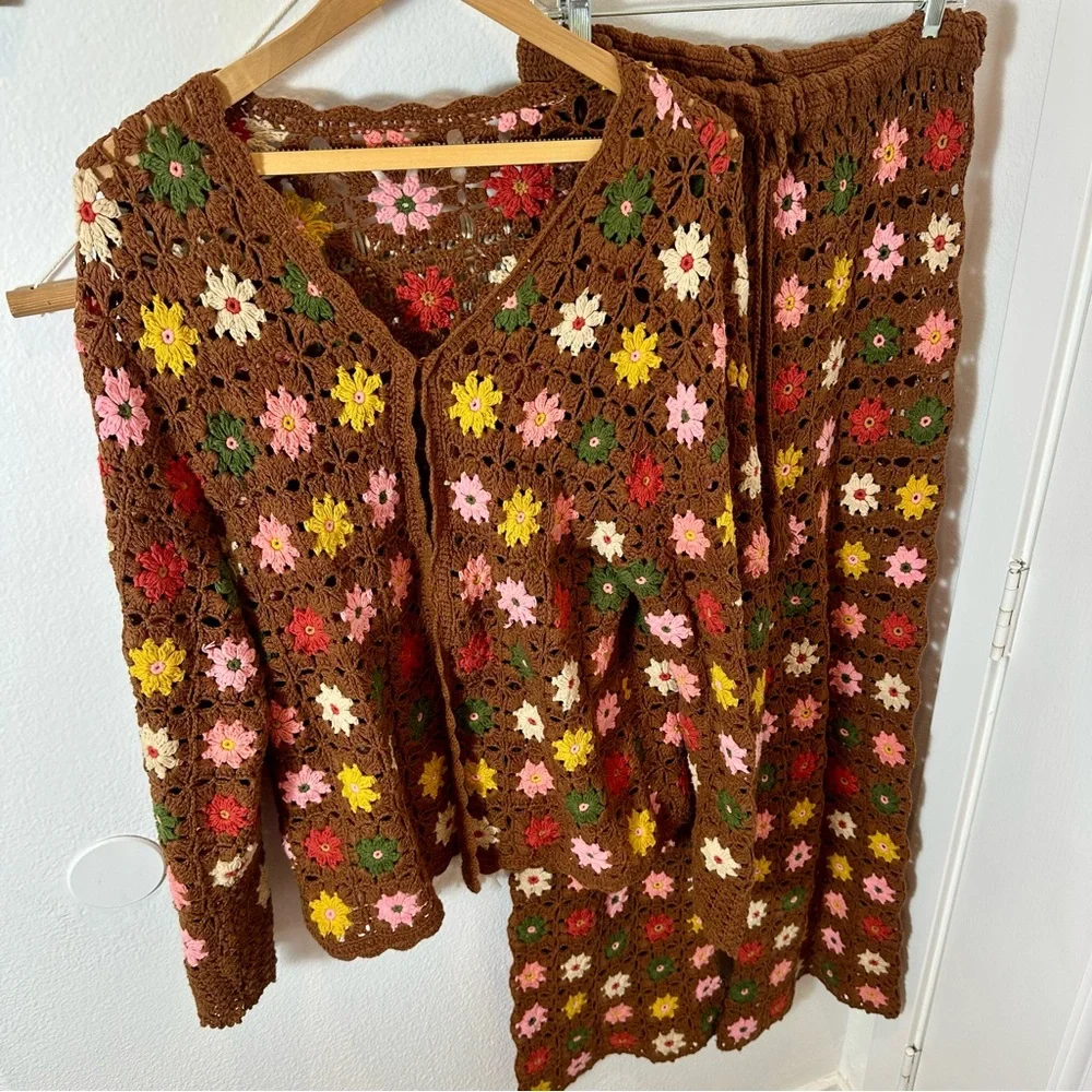 Vintage Brown Floral Crochet Sweater Set - Picture 2 of 16